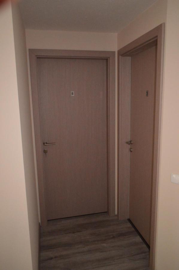 Rebeka Panzio Bed & Breakfast Тихани Екстериор снимка