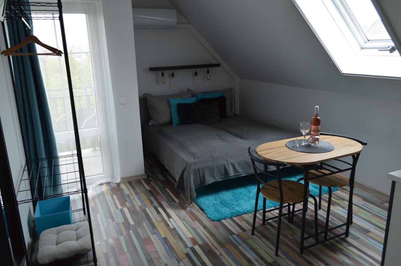 Rebeka Panzio Bed & Breakfast Тихани Екстериор снимка