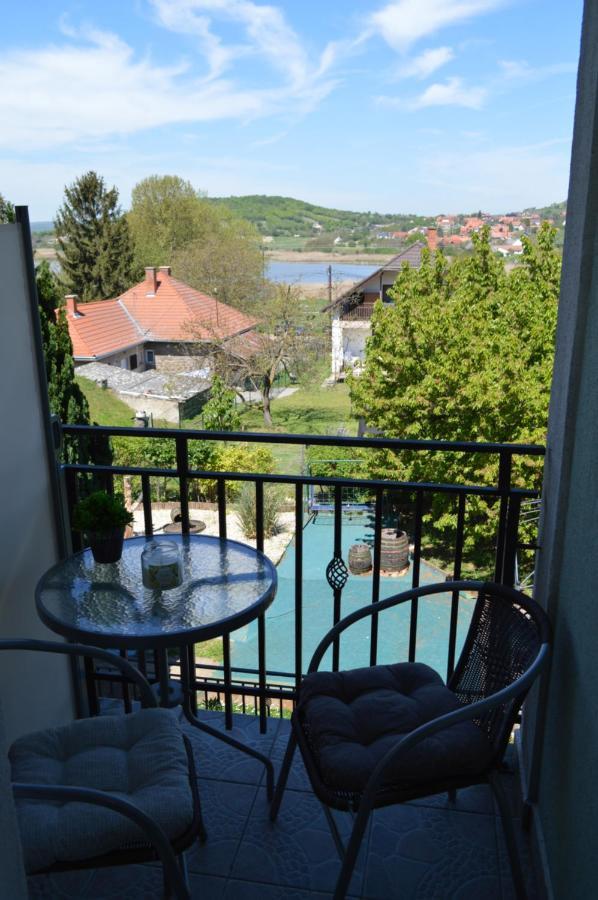 Rebeka Panzio Bed & Breakfast Тихани Екстериор снимка
