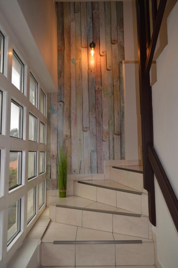 Rebeka Panzio Bed & Breakfast Тихани Екстериор снимка