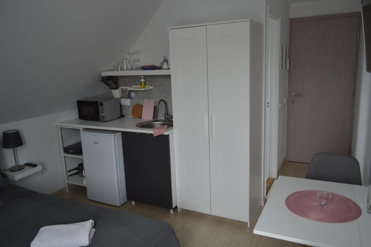 Rebeka Panzio Bed & Breakfast Тихани Екстериор снимка